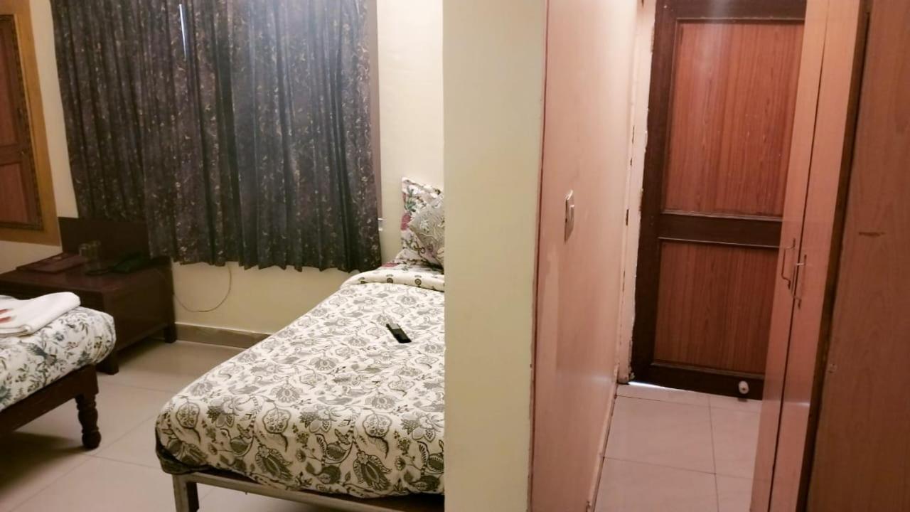 Hotel Singhasan House ชัยปุระ ภายนอก รูปภาพ
